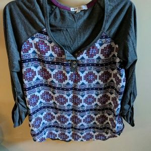A quarter sleeve blouse